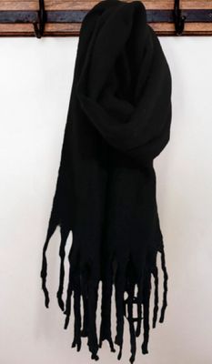 NOODLE FRINGES SCARF