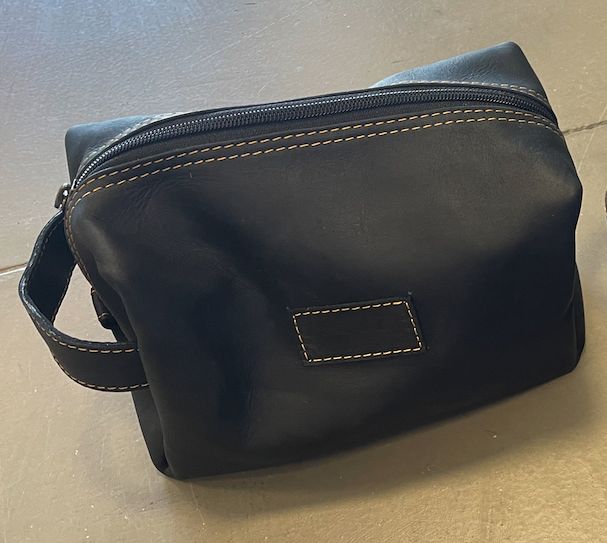 NGOZI Toiletry Bag, Colour: Black