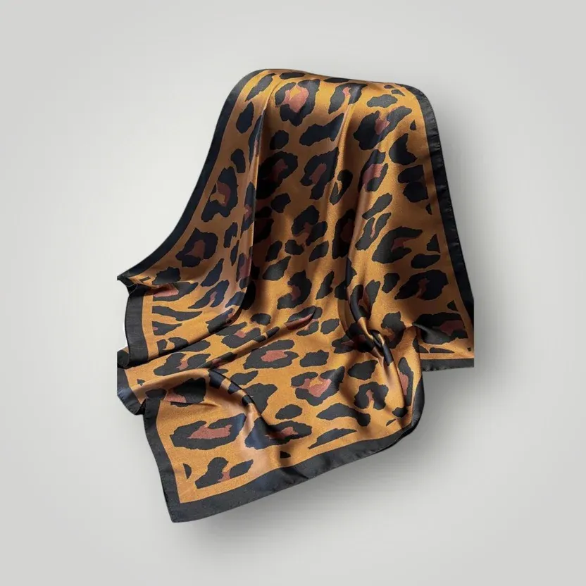 HI-Scarf, Design: Abstract Leopard Print
