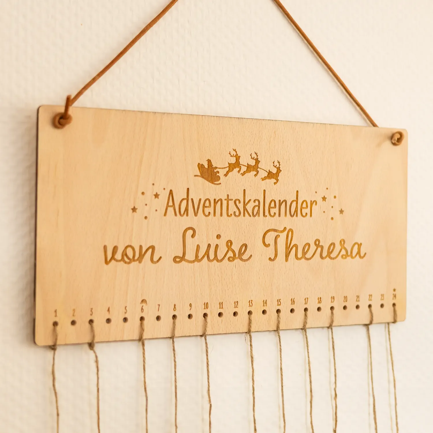 Personalisierter Adventskalender aus Holz mit Namen