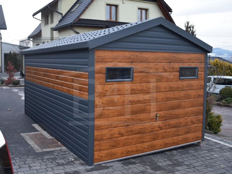 Metāla garāža 3x6 m (ar divslīpju jumtu un logiem vārtos)