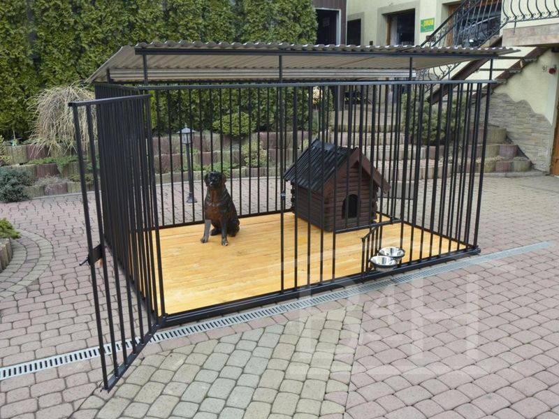 Suņu voljērs MELNIS 3x2 m (lieliem suņiem)