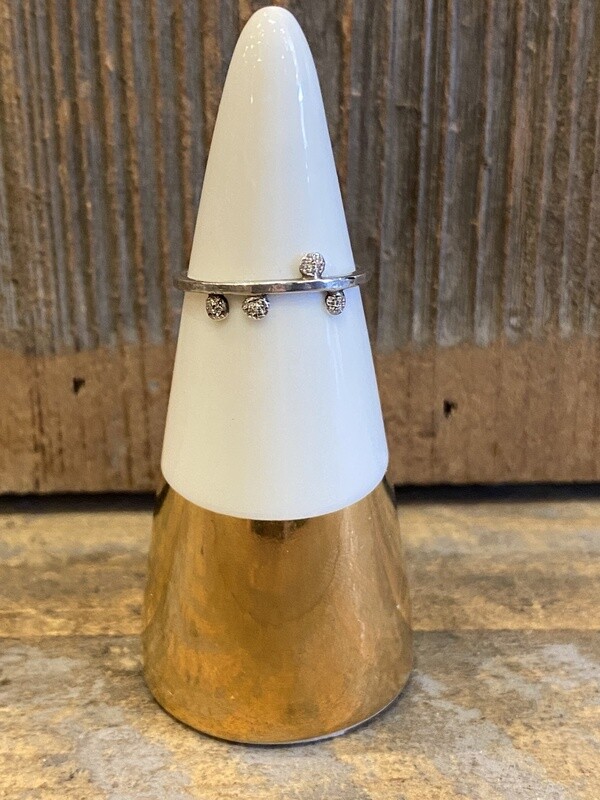 4 DOT SILVER RING