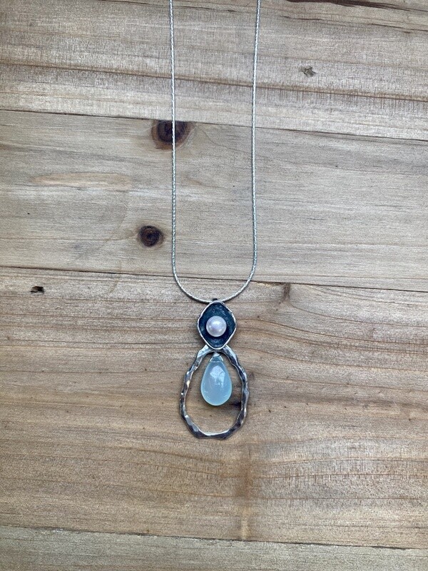 PEARL/LOOP CHALCEDONY NECKLACE