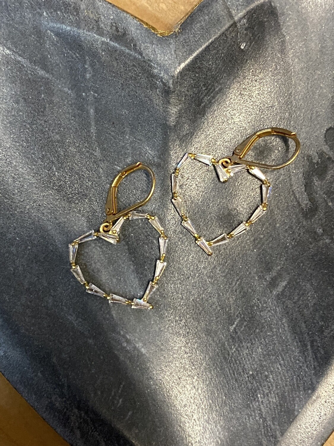 HEART CRYSTAL LINE EARRINGS
