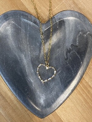 POINT CRYSTAL HEART NECKLACE