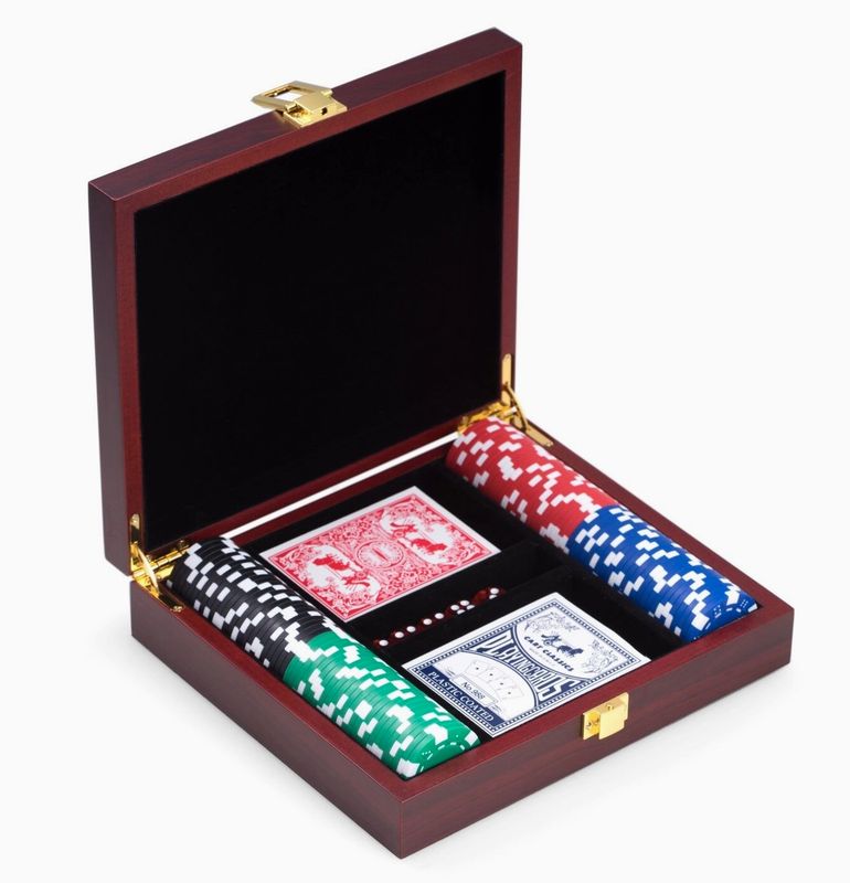 POKER SET IN ROSEWOOD BOX