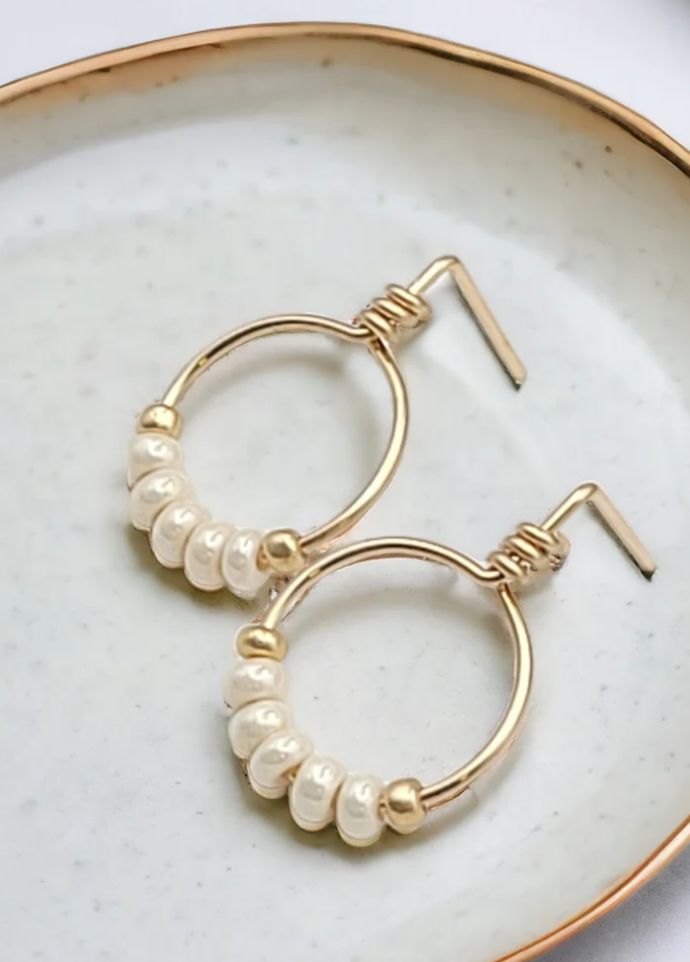 GF PEARL HOOP STUDS