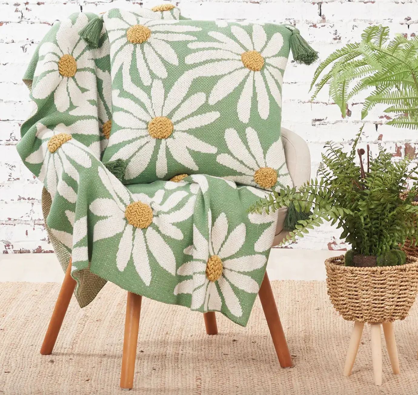 DAISY THROW BLANKET