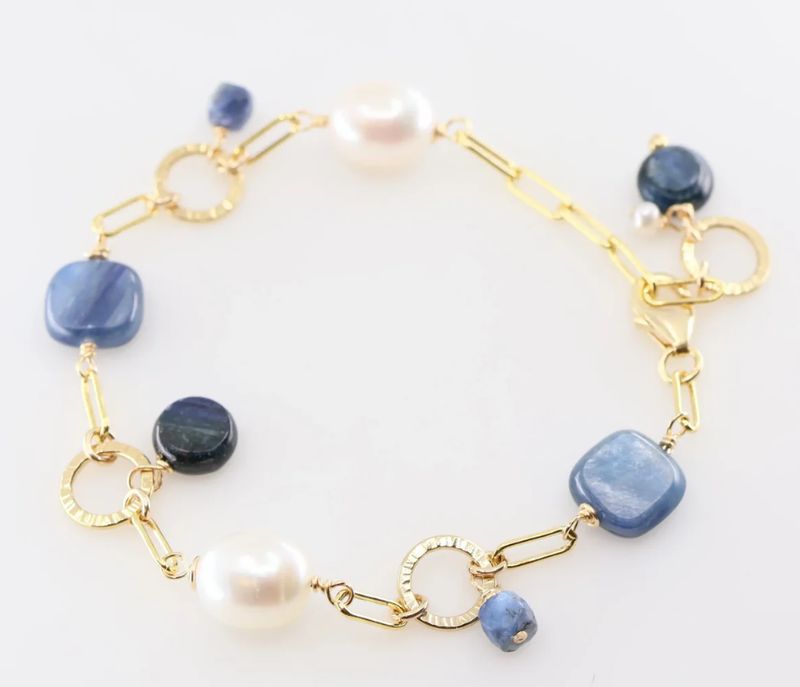 KYANITE & PEARL CIRCLE BRLT