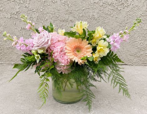PALE + PASTELS ARRANGEMENT