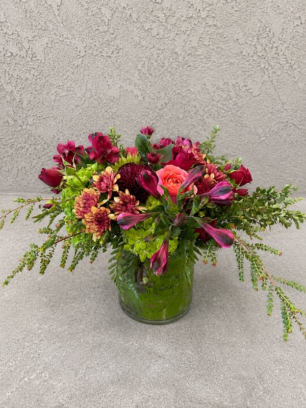 DEEP + DARK TONE FLORAL ARRANGEMENT