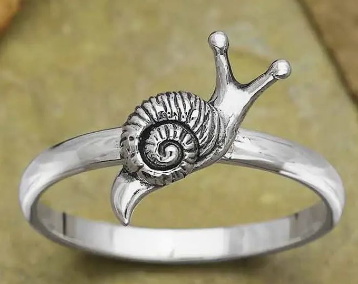 SLV SNAIL RING