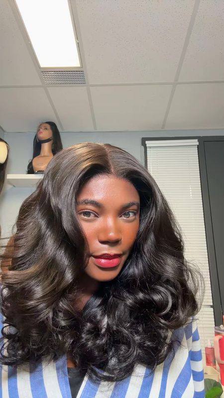 Unite Layers 22" pouce 5*5 lace HD 350% densité wig en cheveux du Vietnam 