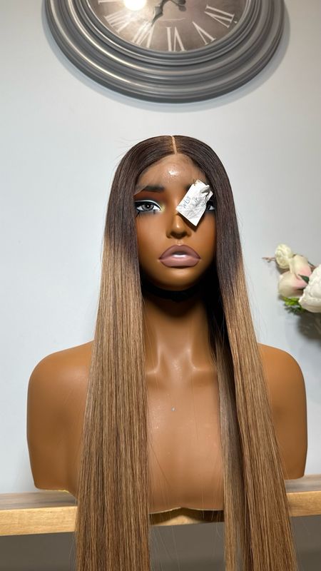 Unité Vietnamien Blond Foncé – 20 pouces – Densité 210 % – Prête à Porter