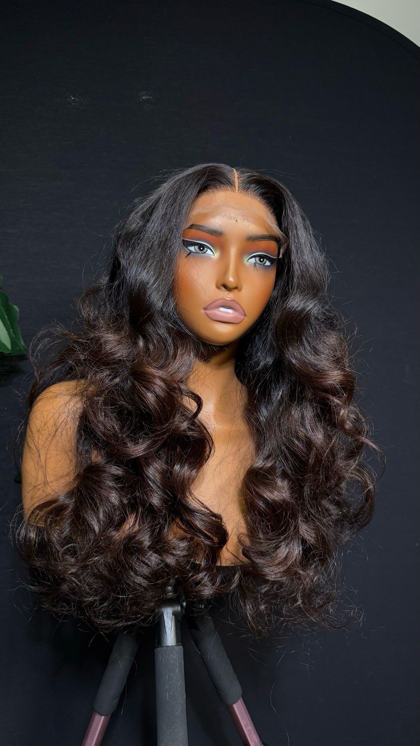 DAYANA Unite, Viet Hair 350% densité 5*5 lace Tp 24 DAYANA Unite, Viet Hair 350% densité 5*5 lace Tp 24" pouce