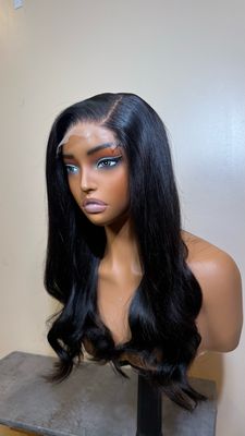 LOUNA 18 CHEZFELY LOUNA – Perruque Glueless Body Wave 18 pouces en cheveux humains 100 % avec dentelle 5×5 HD Lace, vue de trois quart