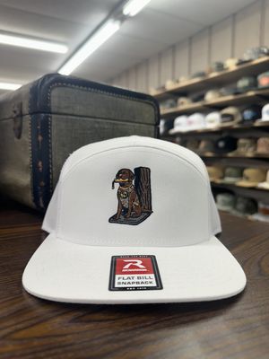 Chocolate Lab &amp; Bumper 7-Panel - White