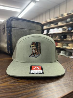Chocolate Lab &amp; Bumper 7 Panel Hat - Loden
