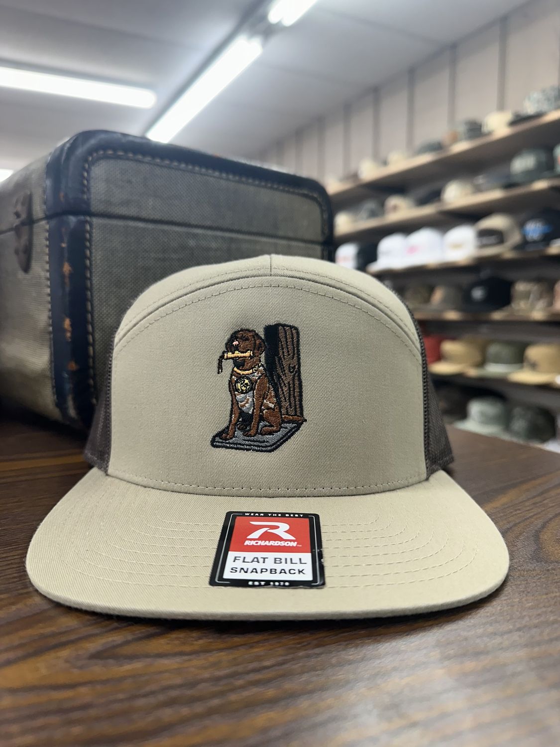 Chocolate Lab &amp; Bumper 7-Panel Hat - Khaki/Brown