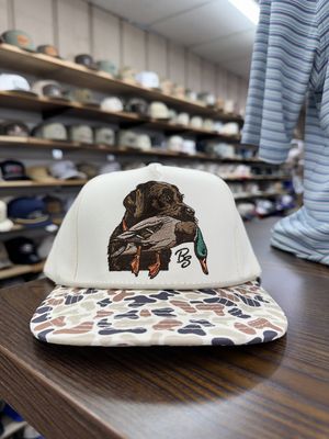 Chocolate Lab &amp; Mallard Rope Hat - Cream/camo