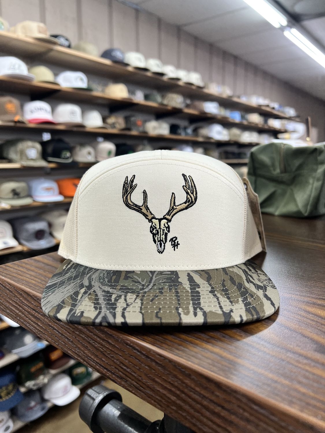 Deer Skull &amp; Panel Hat - Mossy Oak Treestand