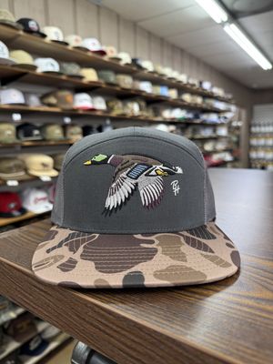 Flying Mallard 7-Panel Hat - Charcoal/Bark Duck Camo