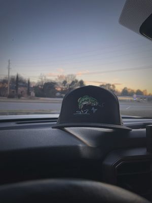 Largemouth- 7 Panel Black