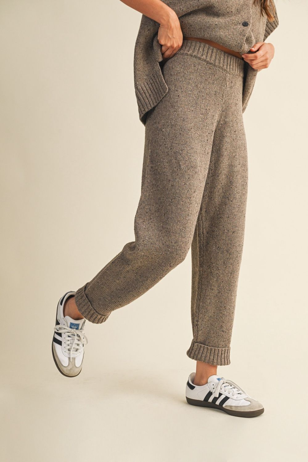 On Holiday Sweater Pants