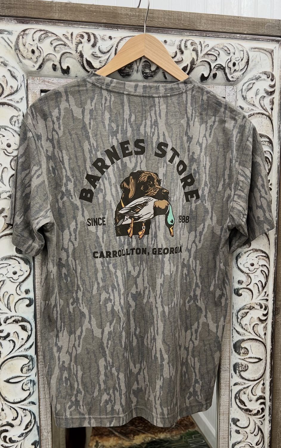 Chocolate Lab &amp; Banded Mallard Short Sleeve Mossy Oak Tee, Color: Bottomland, Size: SML