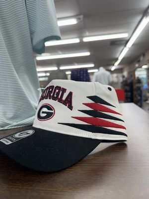 GEORGIA BULLDOGS WHITE DIAMOND CUT 47 HITCH HAT