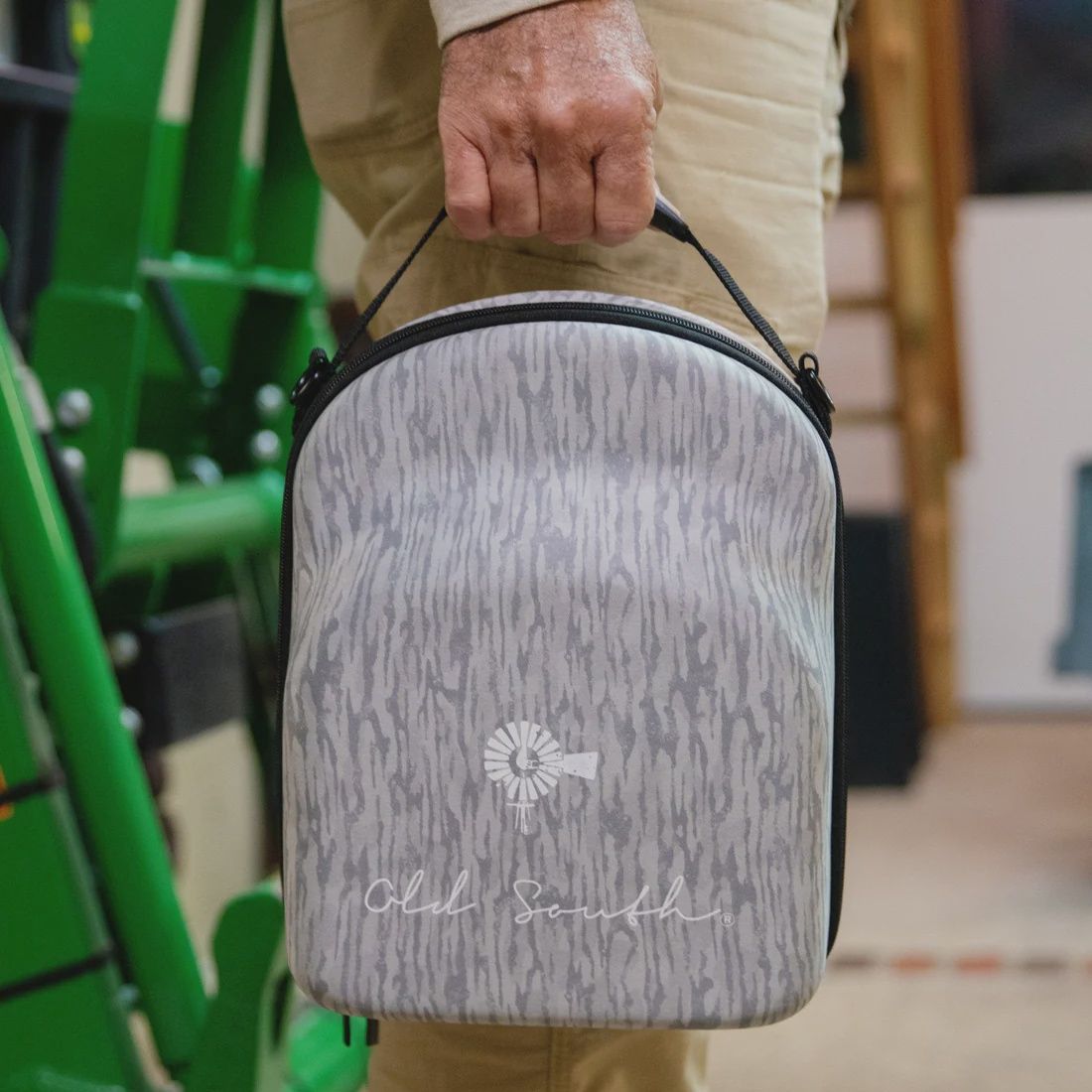 6 Hat Travel Case - Arctic Camo