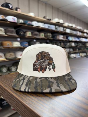 Chocolate Lab &amp; Mallard 7 Panel Hat - Off White/Bottomland