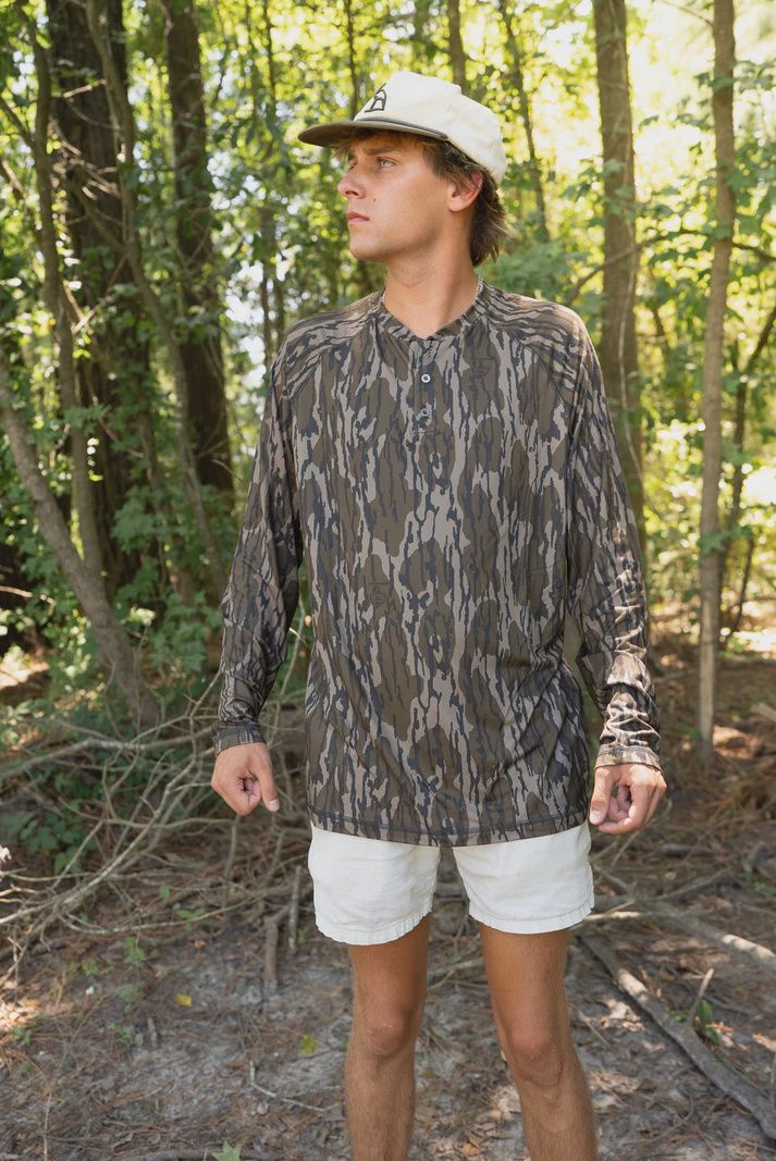 3 Button Henley - Mossy Oak Bottomland