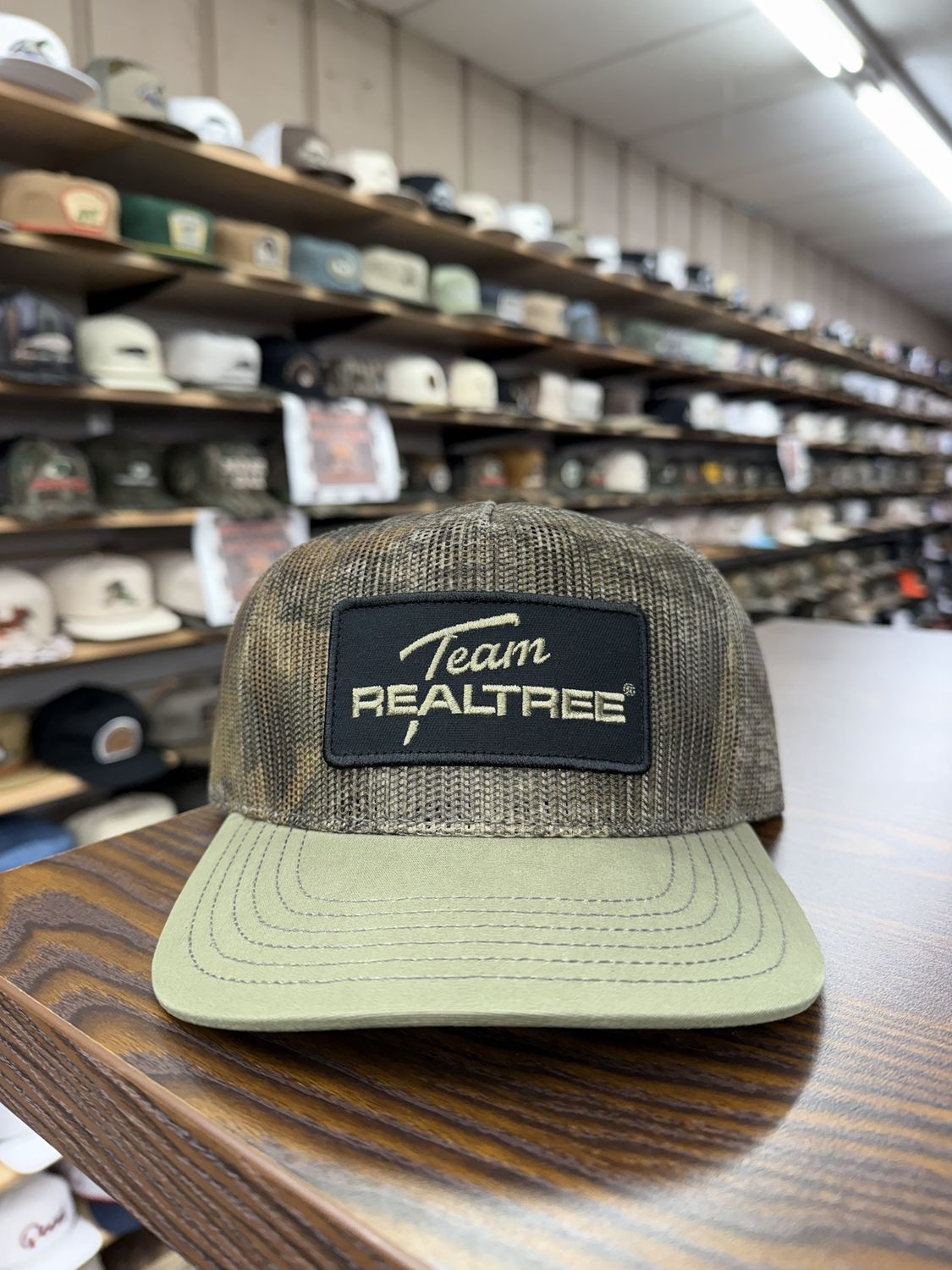 Realtree Hardwoods Camo Mesh Hat