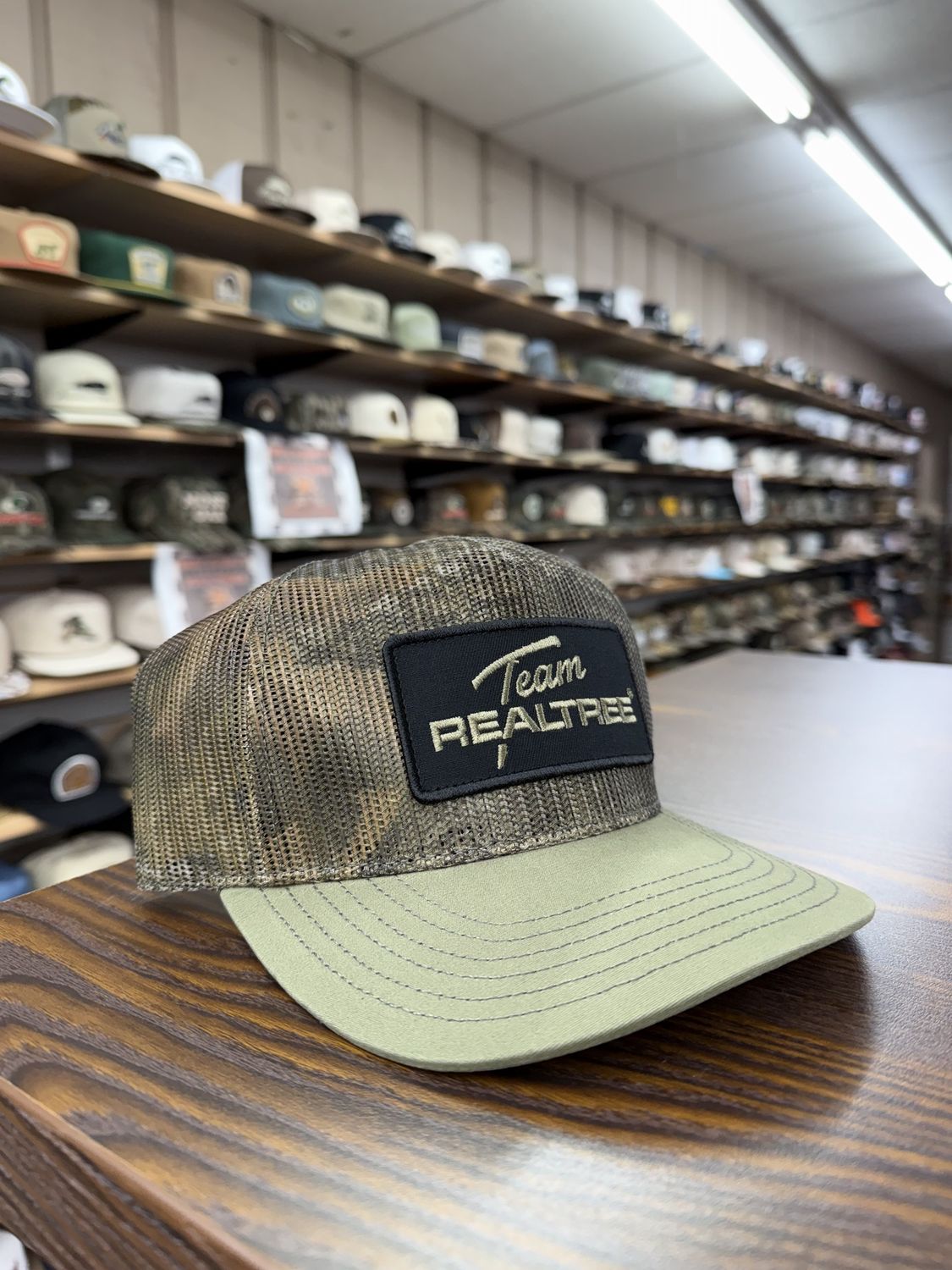 Realtree Hardwoods Camo Mesh Hat
