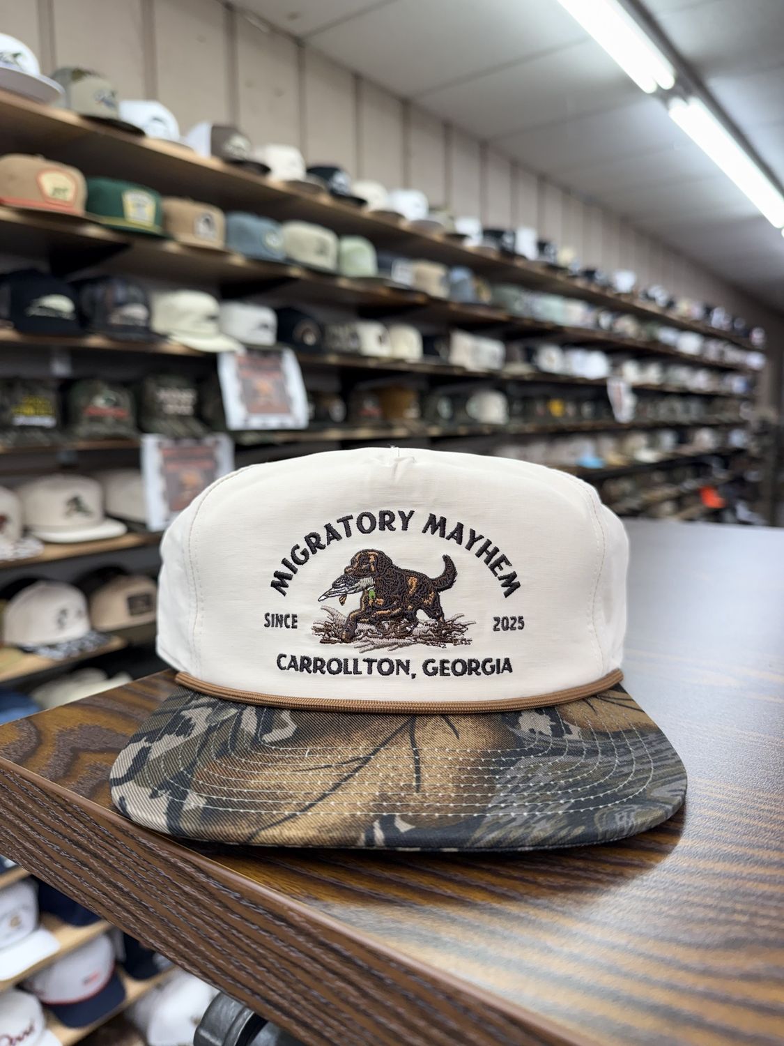 Chocolate Lab &amp; Mallard Rope Hat - Mossy Oak Fall Foilage