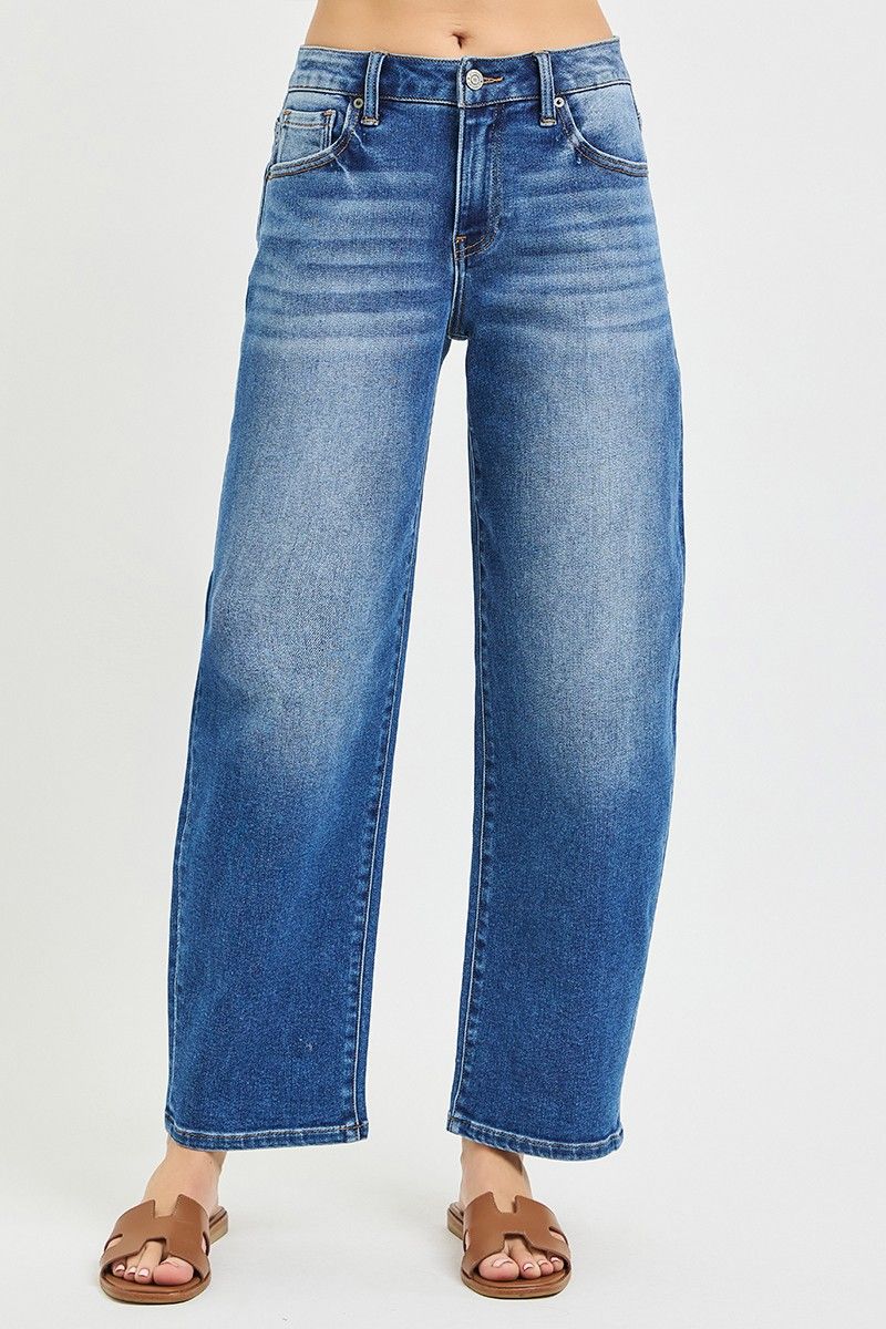 Leslie Mid Rise Barrel Jeans - Medium