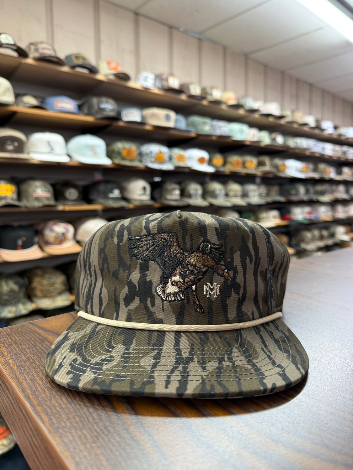 Cupped Up Speck Rope Hat - Mossy Oak Bottomland