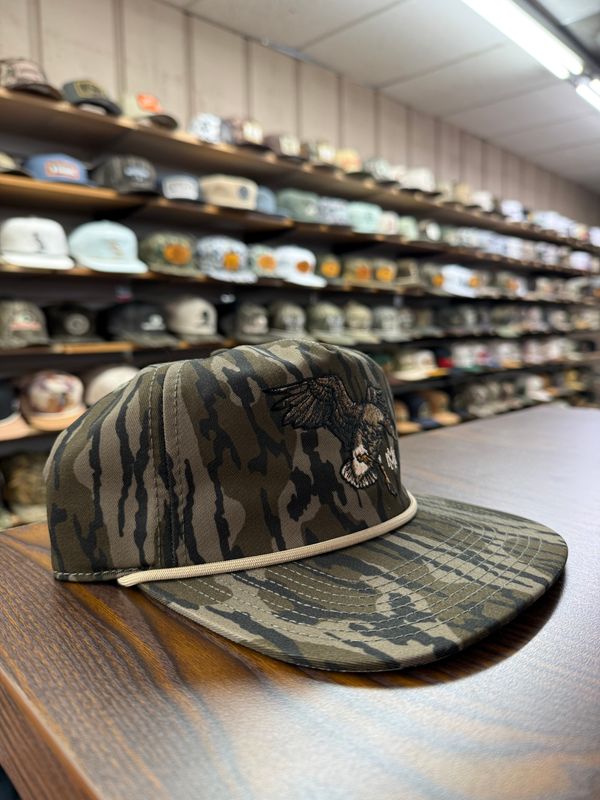 Cupped Up Speck Rope Hat - Mossy Oak Bottomland