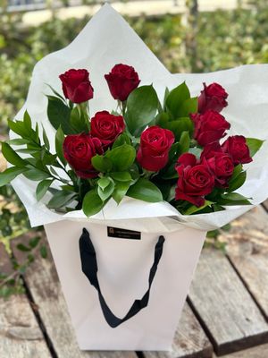 זר ורדים ארוז חגיגי 11