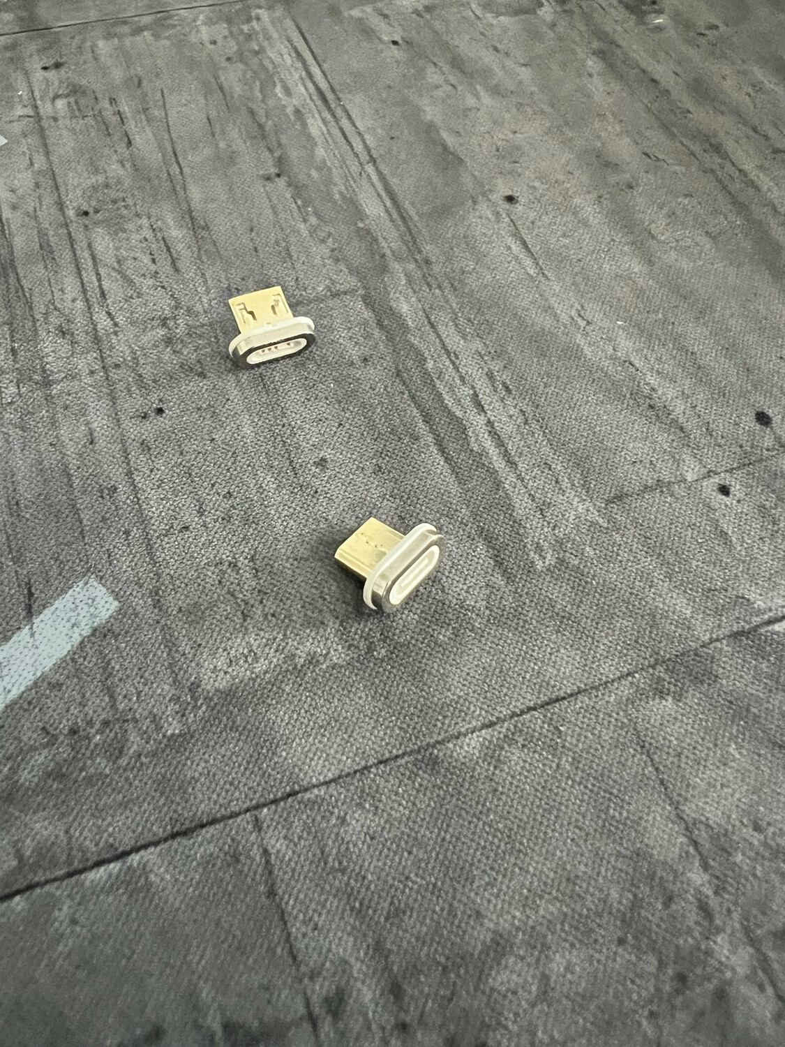 2x Magnet Micro USB Adapter