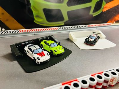 Zubehör Wandhalterung kompatibel mit Carrera Hybrid 1:50 kompatibel mit Sturmkind 1:32
