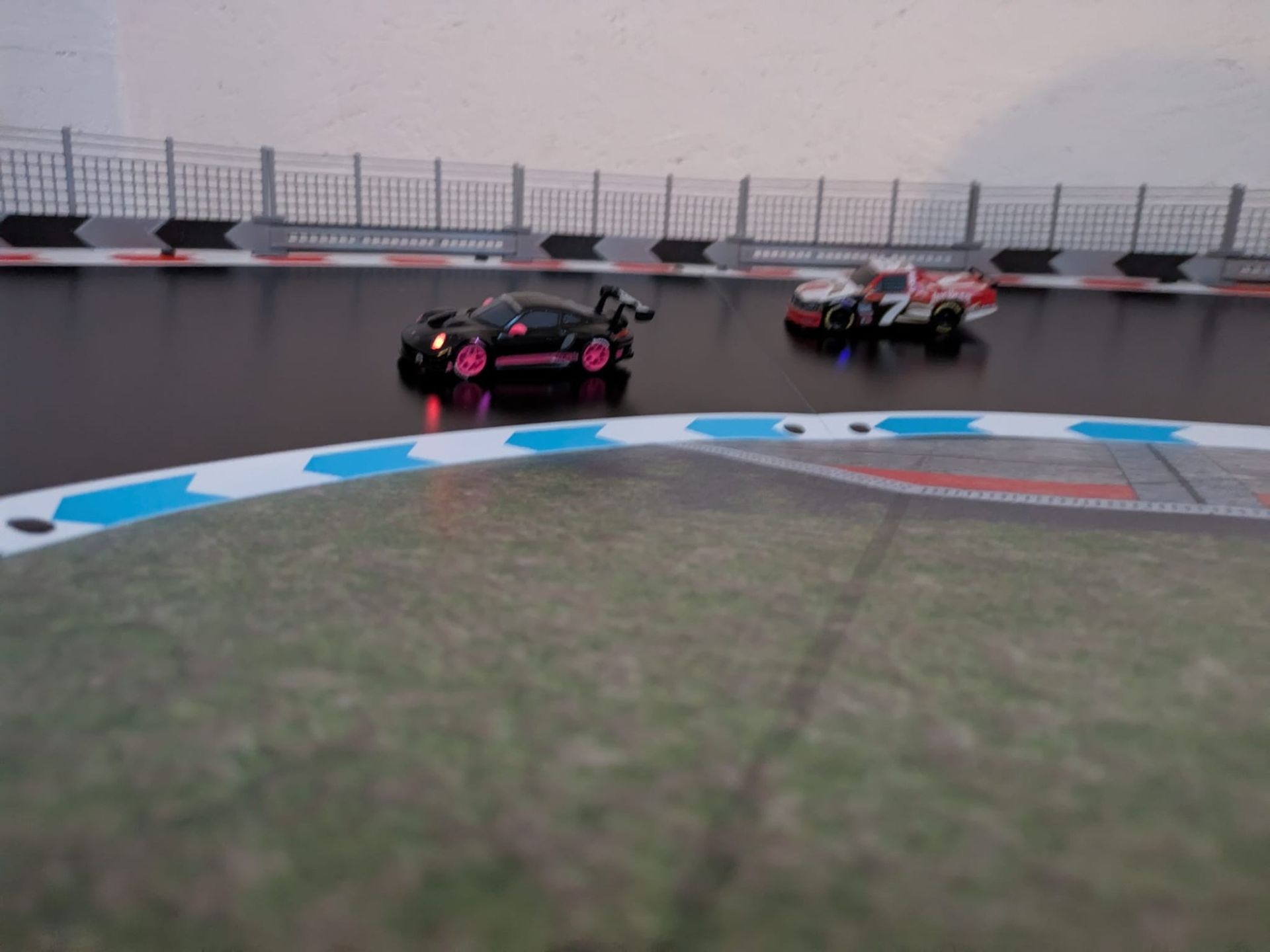 Zubehör Pfeiler Stützen Steilkurve HYlift kompatibel mit Carrera Hybrid 1:50