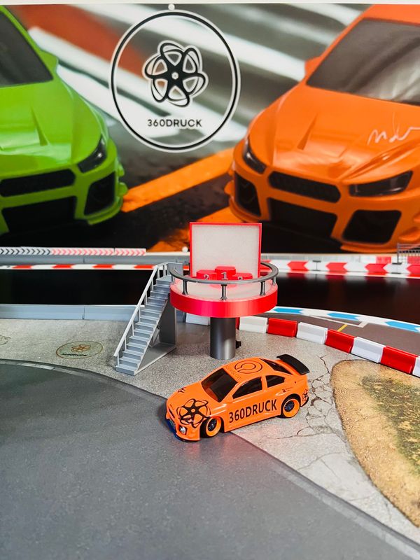 Zubehör Podium Monza Nachbildung kompatibel mit Drift Dr!ft Sturmkind 1:43