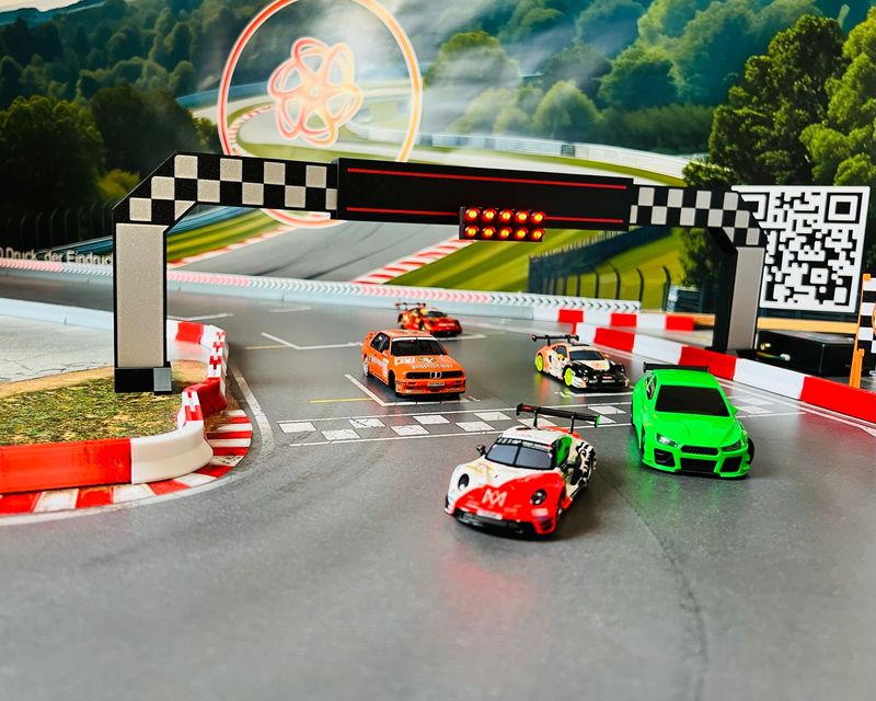 MRC Lap Counter Bundle inkl Ampel 8 NFC Tags + 8 Halterungen MRC Lap Counter Bundle inkl Ampel 8 NFC Tags + 8 Halterungen