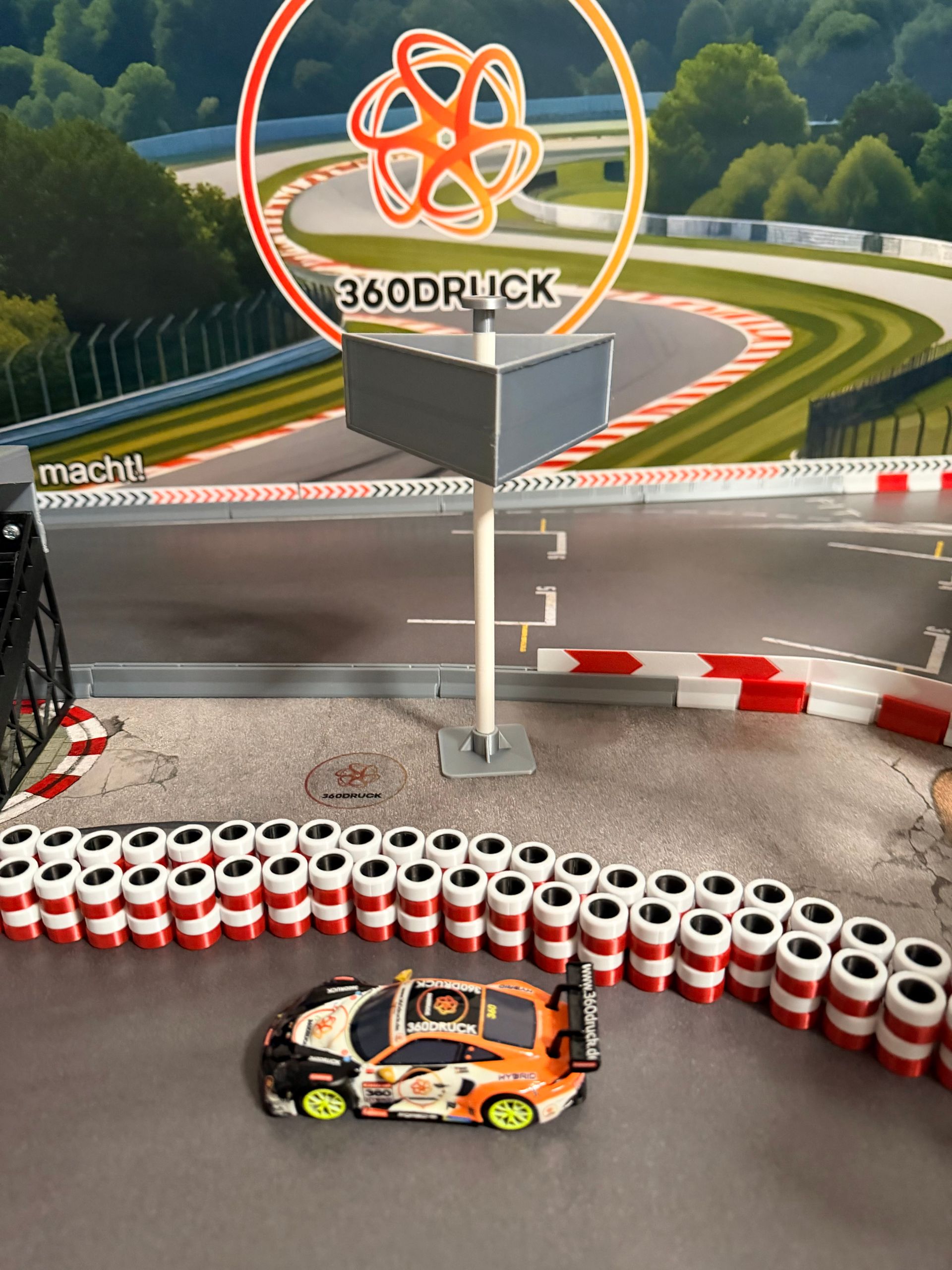 Werbeturm Dreieck für 1:50