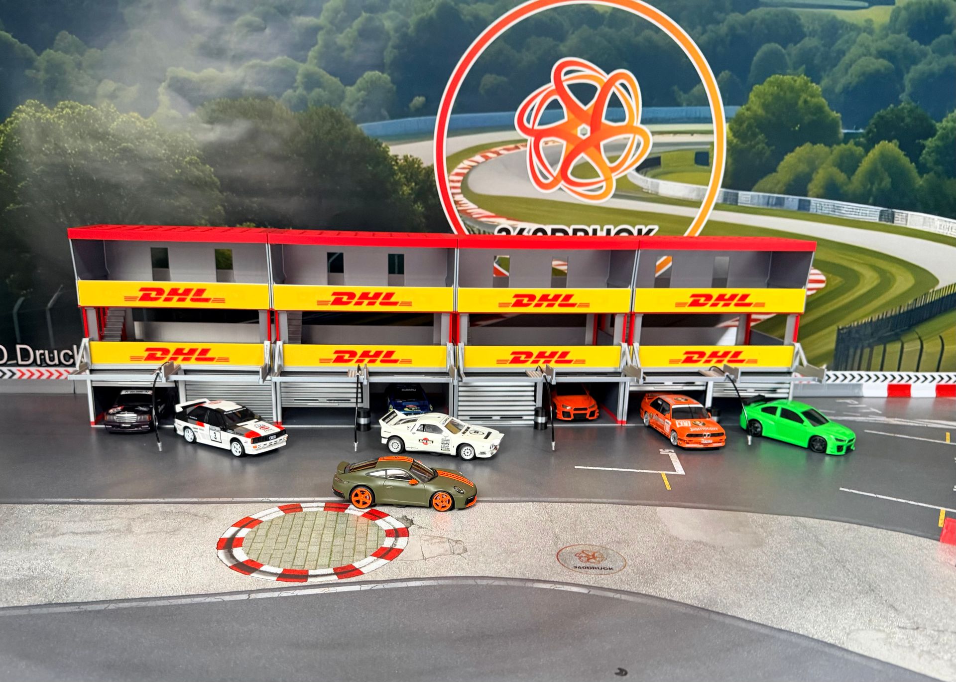 Boxengasse modular mit Werbefläche 1:43