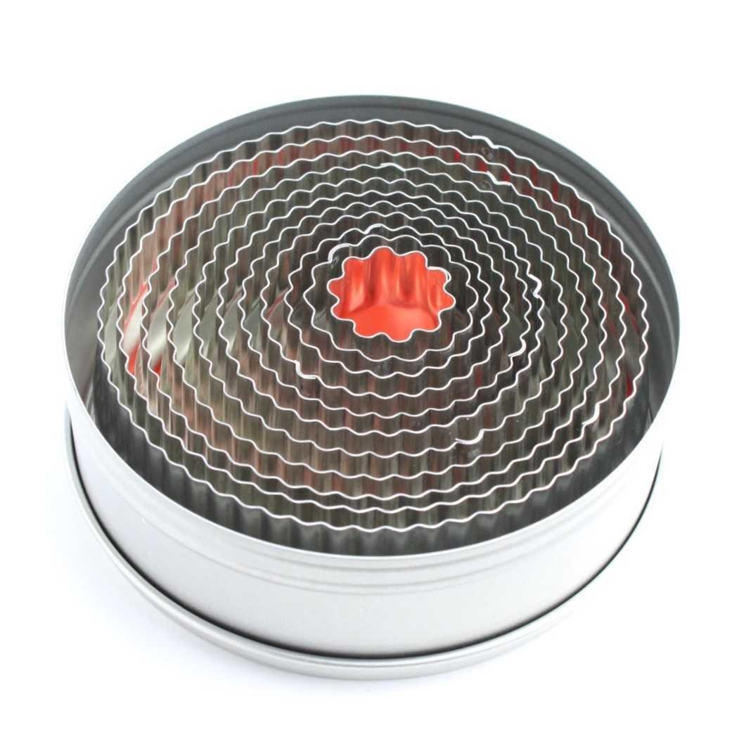 Round Fluted Pastry Cutters (Tin of 11) Round Fluted Pastry Cutters (Tin of 11)