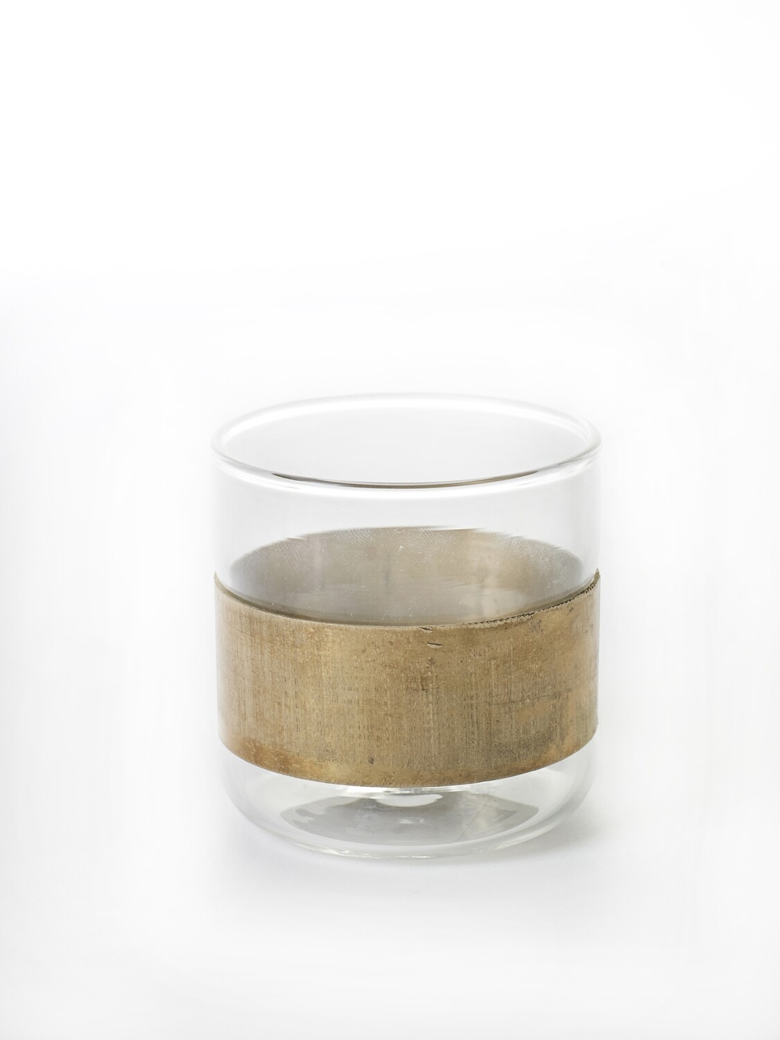 Designer-Glasserie mit Messingring von SERAX